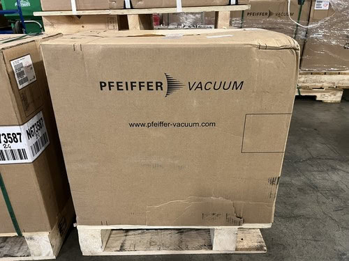 Pfeiffer ATH 500 M, DN 160 ISO-F Pump - Never Used - Seven of Ten