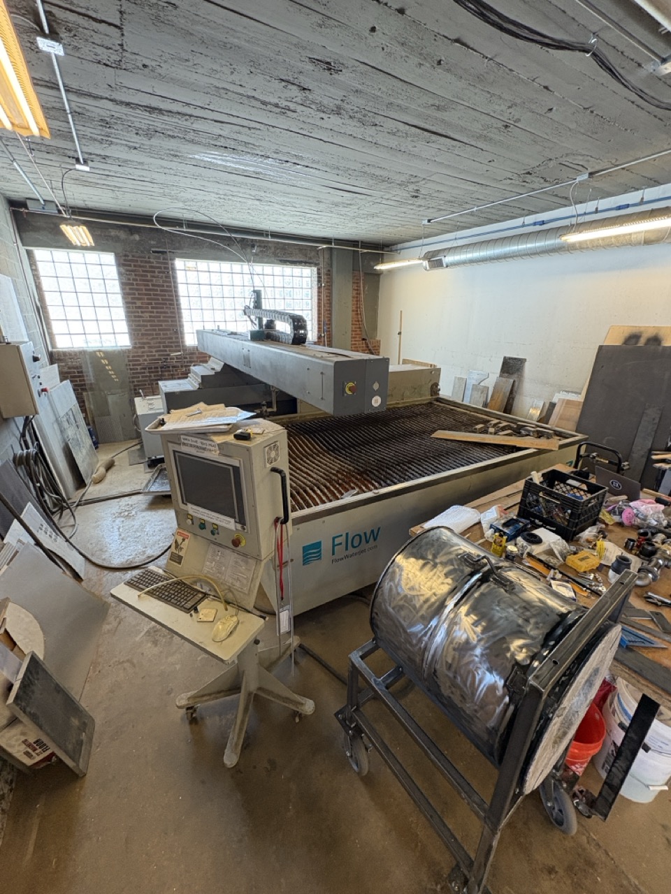 6.5’ x 10’ Flow Mach M2-3120B Waterjet, 2015 - 60,000 PSI - Image 2