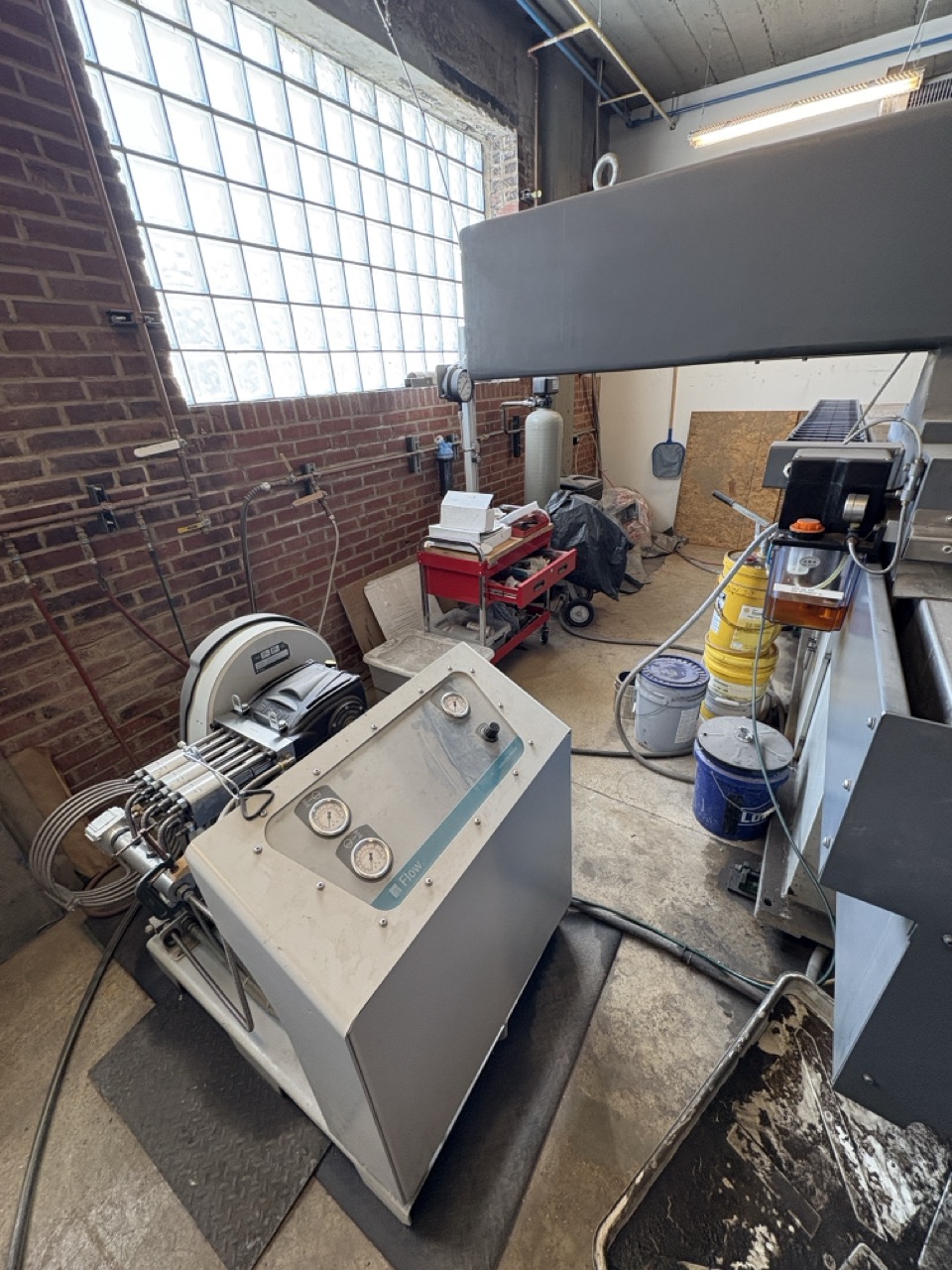6.5’ x 10’ Flow Mach M2-3120B Waterjet, 2015 - 60,000 PSI - Image 3