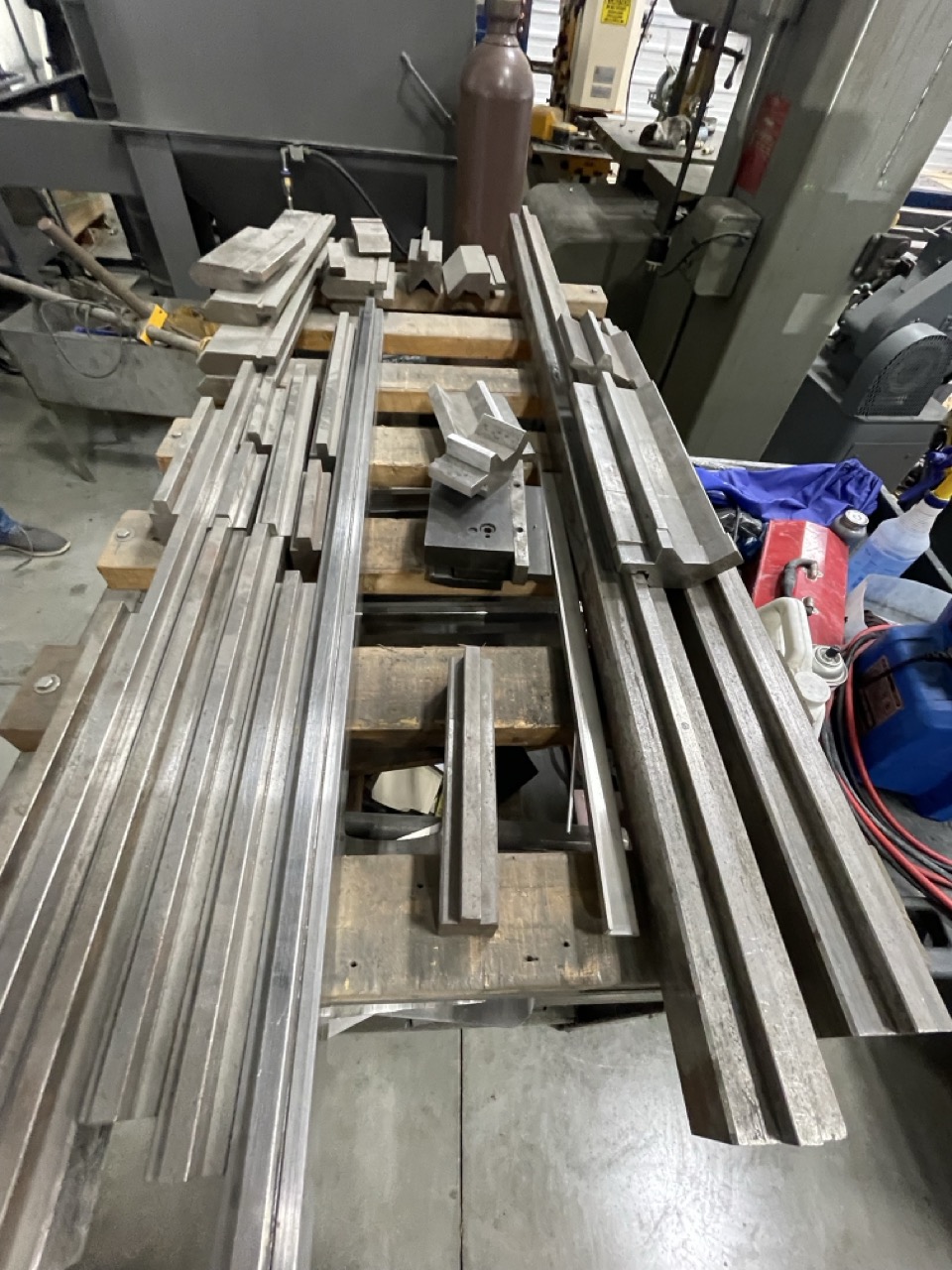 130 Ton x 12' Masteel MBHS-12130 Press Brake, 2015 - Tooling Included - Image 6