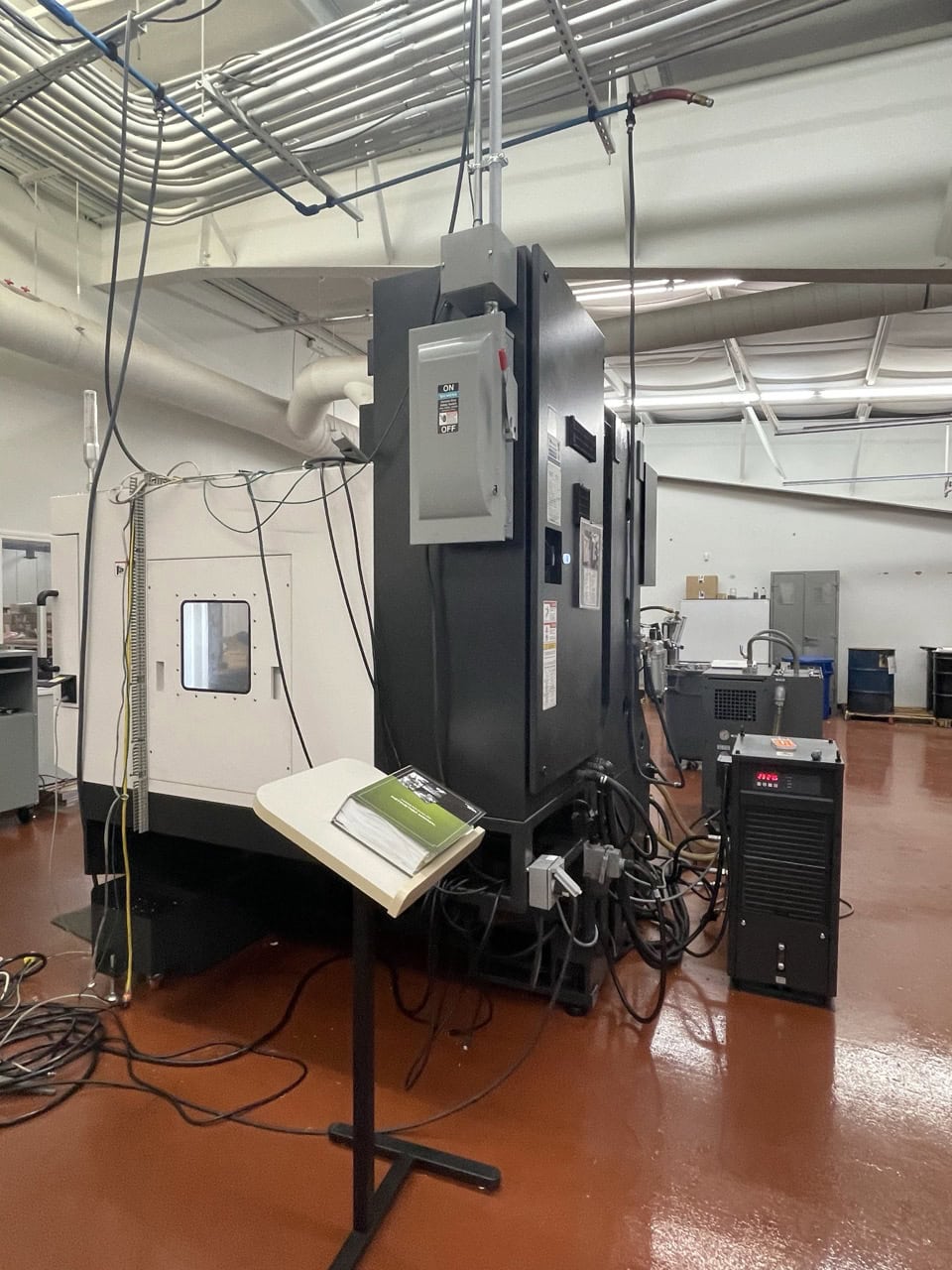 Hyundai WIA F400 VMC, 2017 - TSC, High Pressure Coolant, Rigid Tapping - Image 16