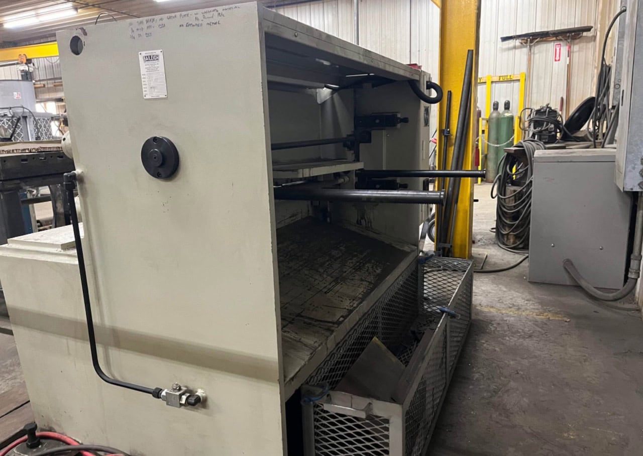 1/4" X 4' Baileigh Sh-5203-HD Shear, 2015 - Available Immediately - Image 3