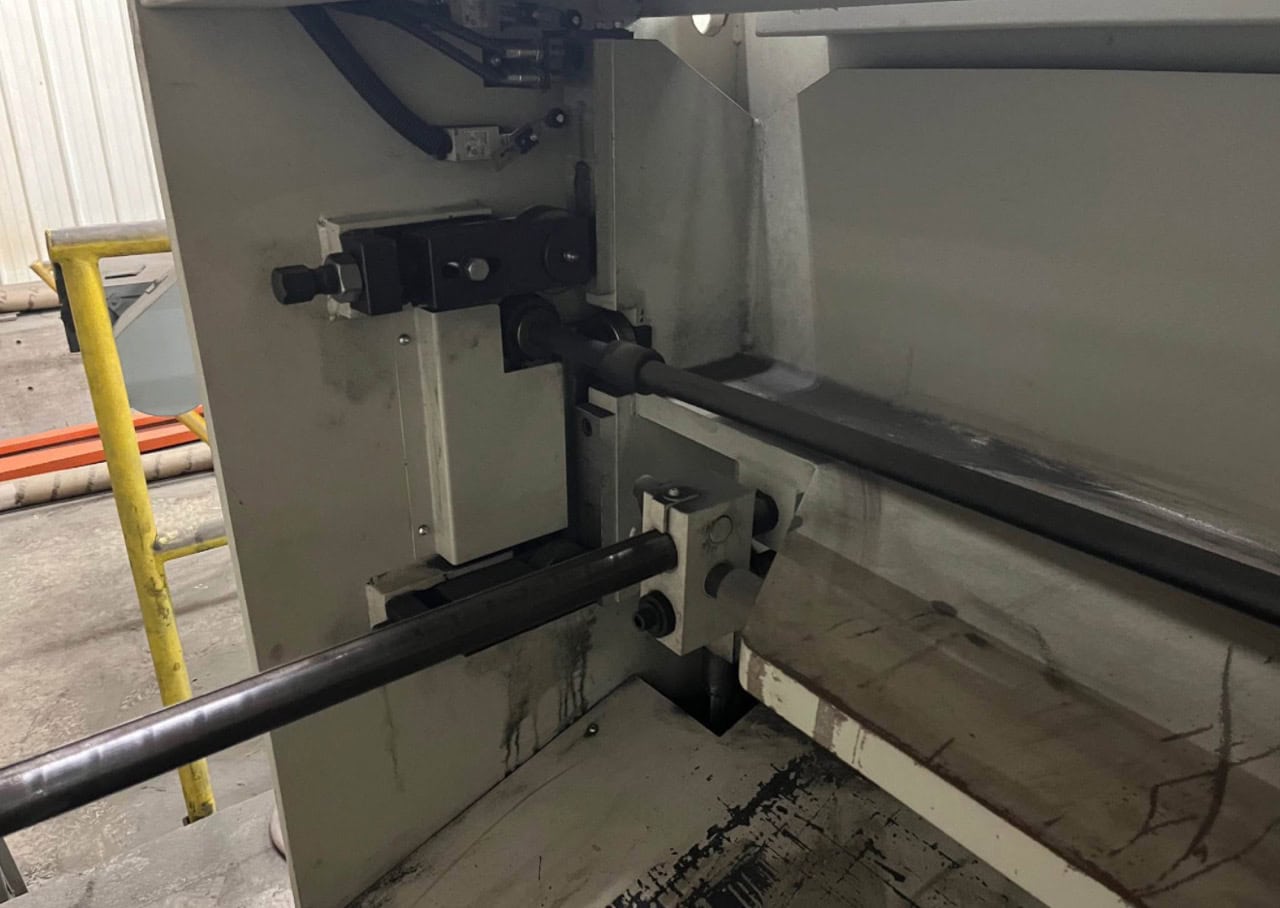 1/4" X 4' Baileigh Sh-5203-HD Shear, 2015 - Available Immediately - Image 5