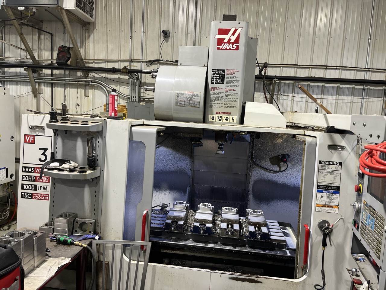 Haas VF-3B VMC, 2004 - Probe, 2 Speed Gear Drive, TSC, 24 Tool SMTC, Rigid Tapping