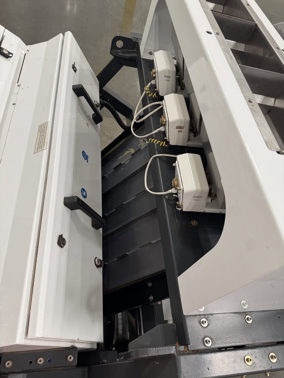 AMVT C13 RGB/NIR Optical Sorting Machine – 2020 – High-Precision Sorter for Industrial or Agricultural Use - Image 6