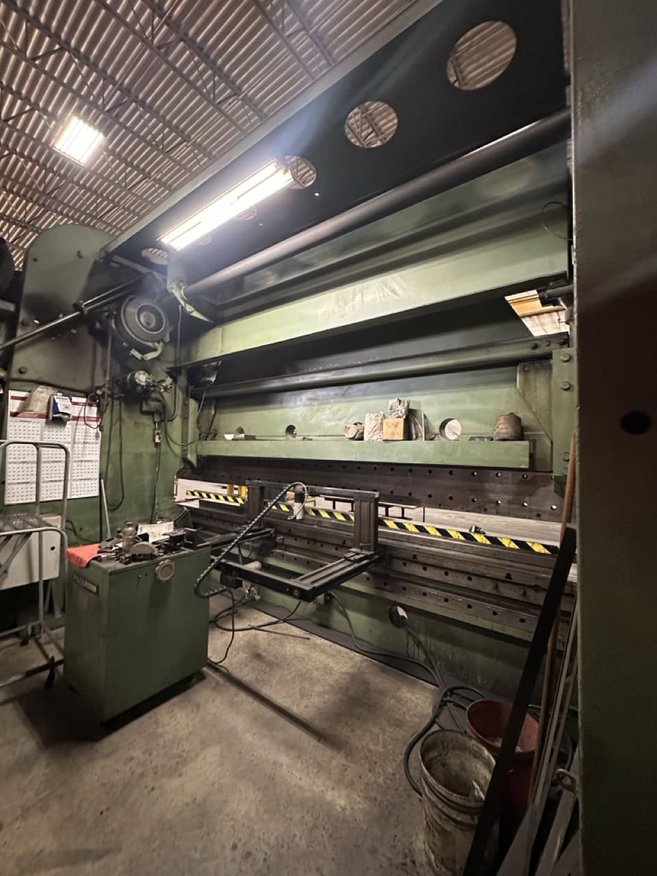 750 Ton x 16’ Cincinnati Press Brake, 1970 - Image 4