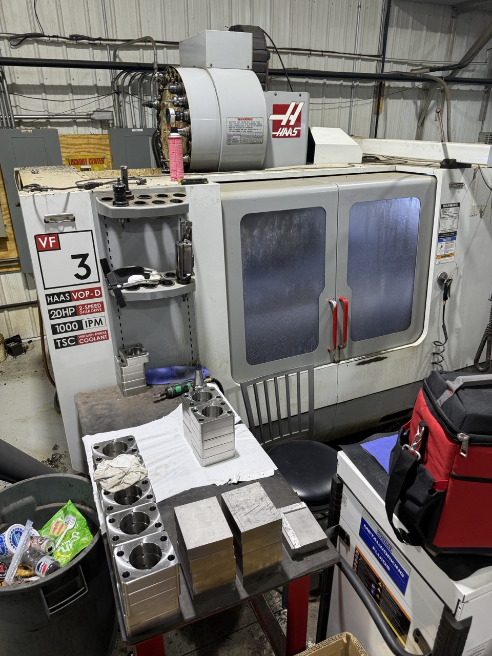 Haas VF-3B VMC, 2004 - Probe, 2 Speed Gear Drive, TSC, 24 Tool SMTC, Rigid Tapping - Image 2