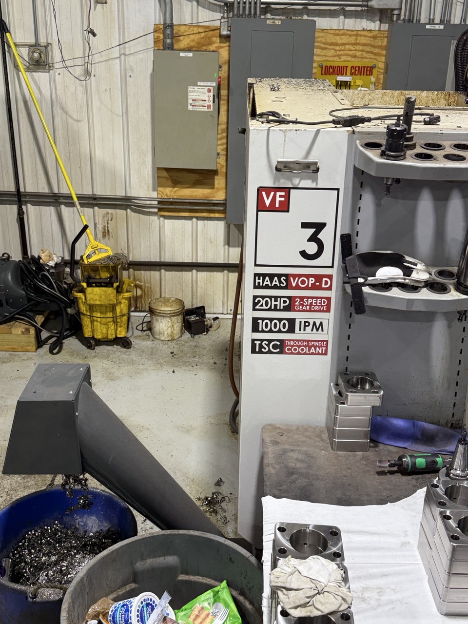 Haas VF-3B VMC, 2004 - Probe, 2 Speed Gear Drive, TSC, 24 Tool SMTC, Rigid Tapping - Image 5