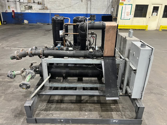 30 Ton Advantage C-30 WPT Water Cooled Chiller, 2009 - Image 2
