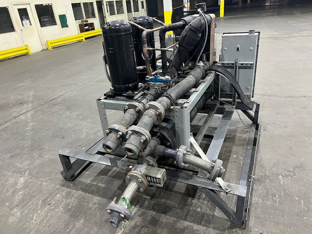 30 Ton Advantage C-30 WPT Water Cooled Chiller, 2009 - Image 3