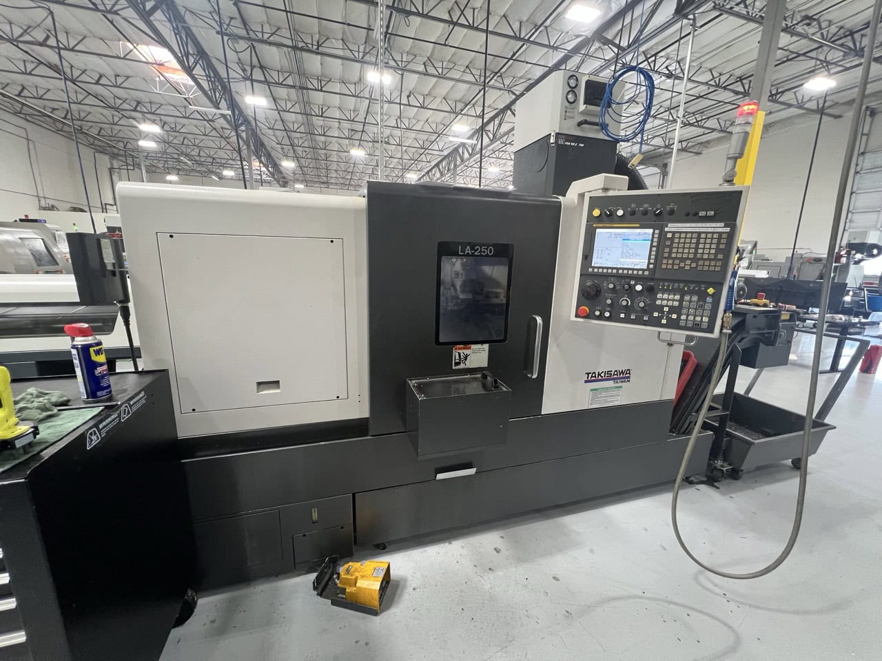 Takisawa LA-250 CNC Lathe, 2018 - Tailstock, Chip Conveyor, Parts Catcher