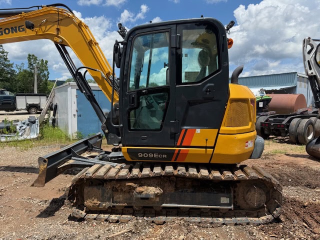 LiuGong 909ECR Compact Excavator, 2023 - Only 400 hours! - Image 2