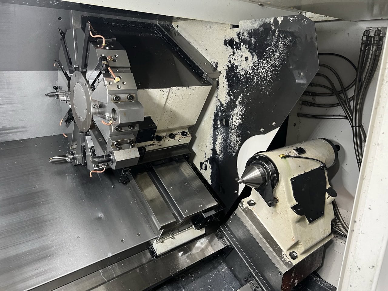 Takisawa LA-250 CNC Lathe, 2018 - Tailstock, Chip Conveyor, Parts Catcher - Image 2