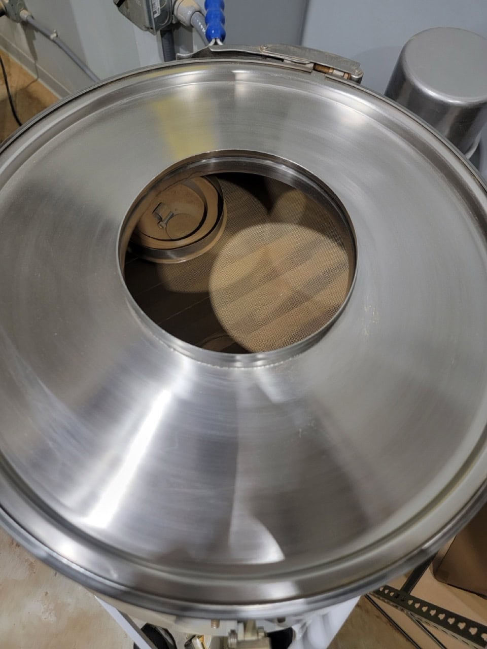 Russell Finex Compact 600 Food-Safe Vibrating Magnetic Sieve, Single Deck, 550mm Diameter, 2020 - Image 4