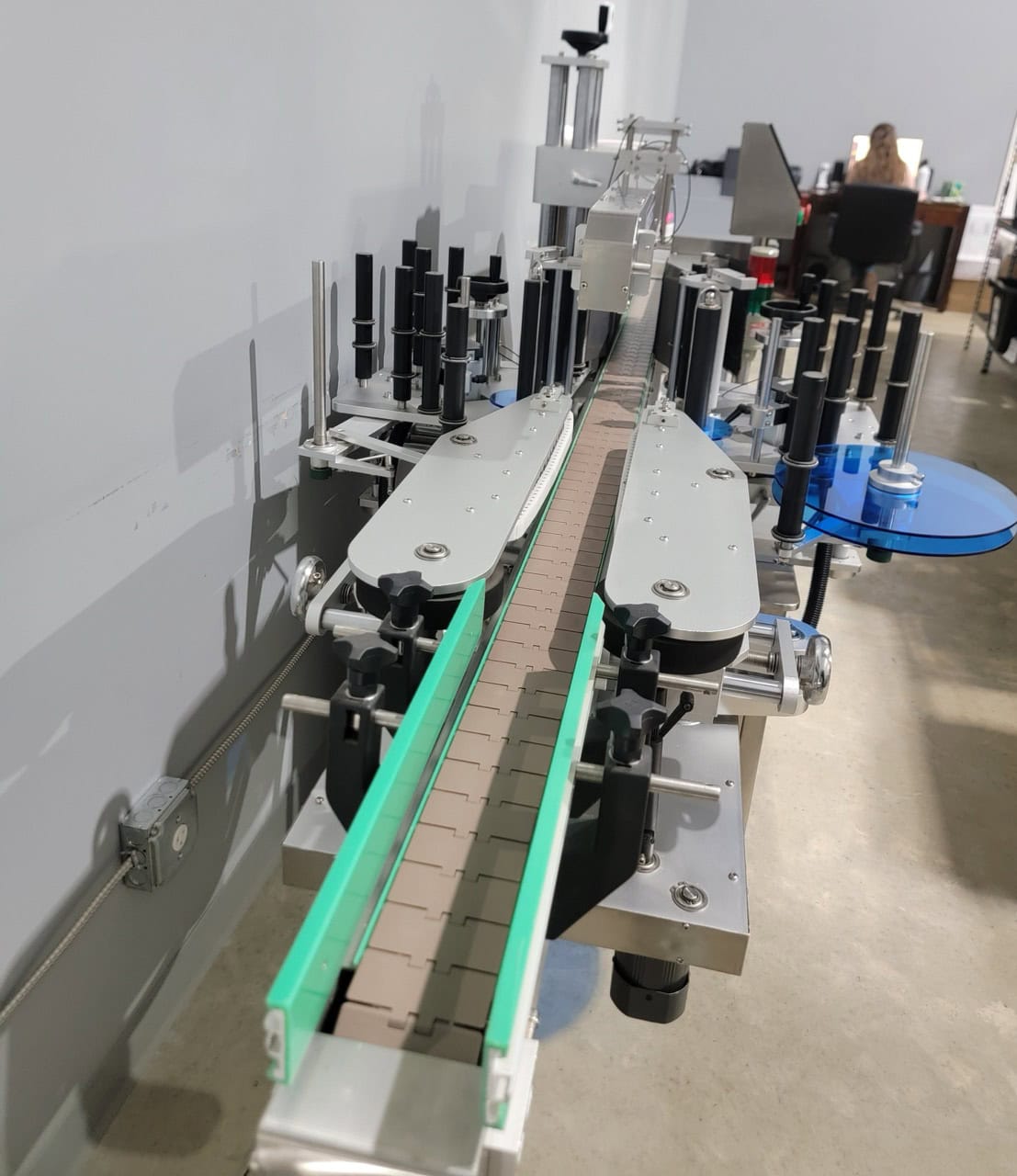 Jorestech OMICRON-2 Automatic Front and Back Labeler for Flat and Round Bottles, 2020 - Image 3