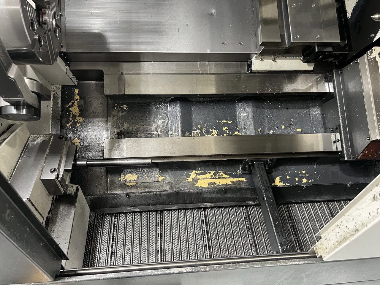 Takisawa LA-250 CNC Lathe, 2018 - Tailstock, Chip Conveyor, Parts Catcher - Image 3