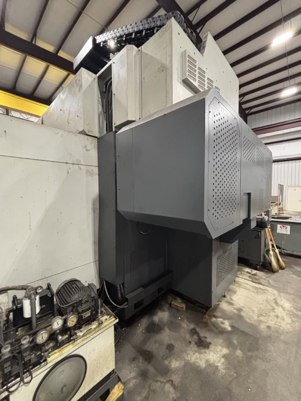 Vision Wide NF-3226 Bridge Mill, 2015 - 50 Taper, Under Power, Ready to Inspect - Image 5