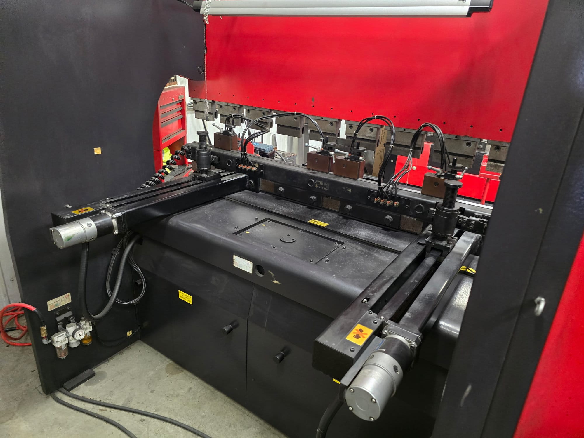 50 Ton x 6.5' Amada FBD-5020 E Press Brake, 1995 - Backgauge - Image 6