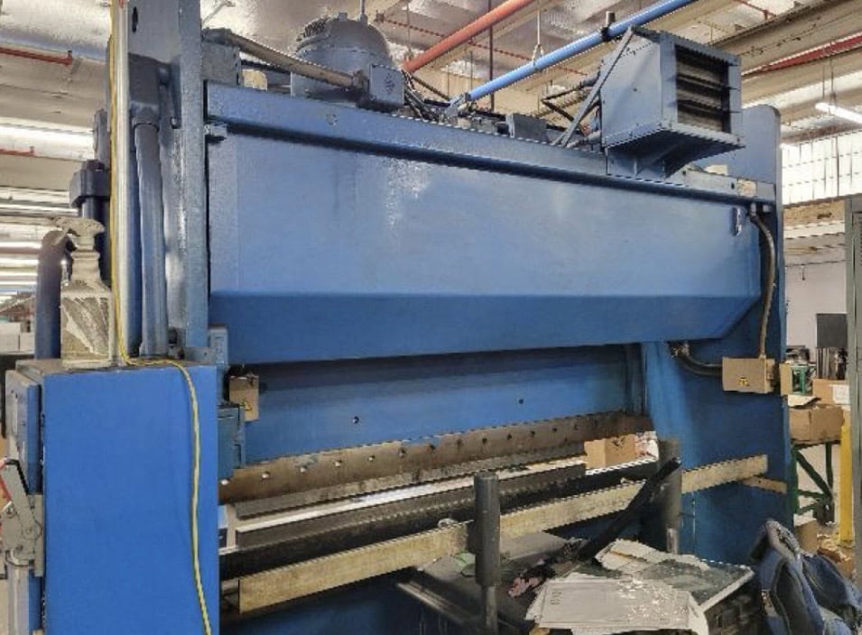 135 Ton x 10' Cincinnati FMII CNC Hydraulic Press Brake, 1990 - Image 4
