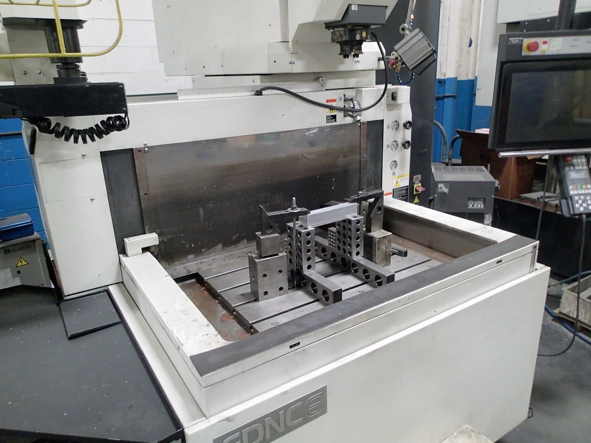 Makino EDNC6 CNC Sinker EDM, 2015 - C-Axis Head, 16 Tool Changer - Image 3