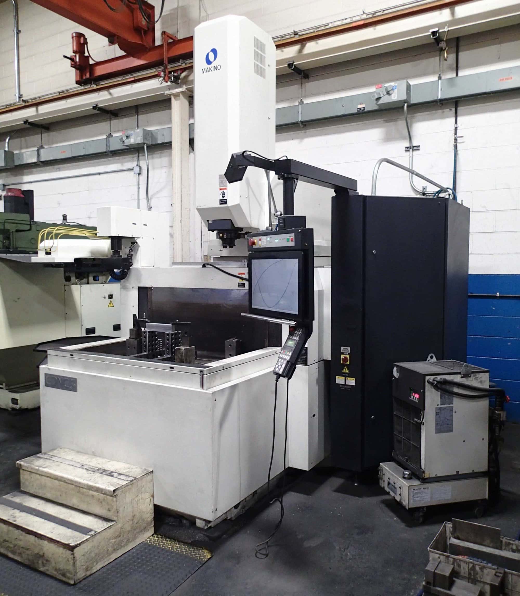 Makino EDNC6 CNC Sinker EDM, 2015 - C-Axis Head, 16 Tool Changer - Image 7