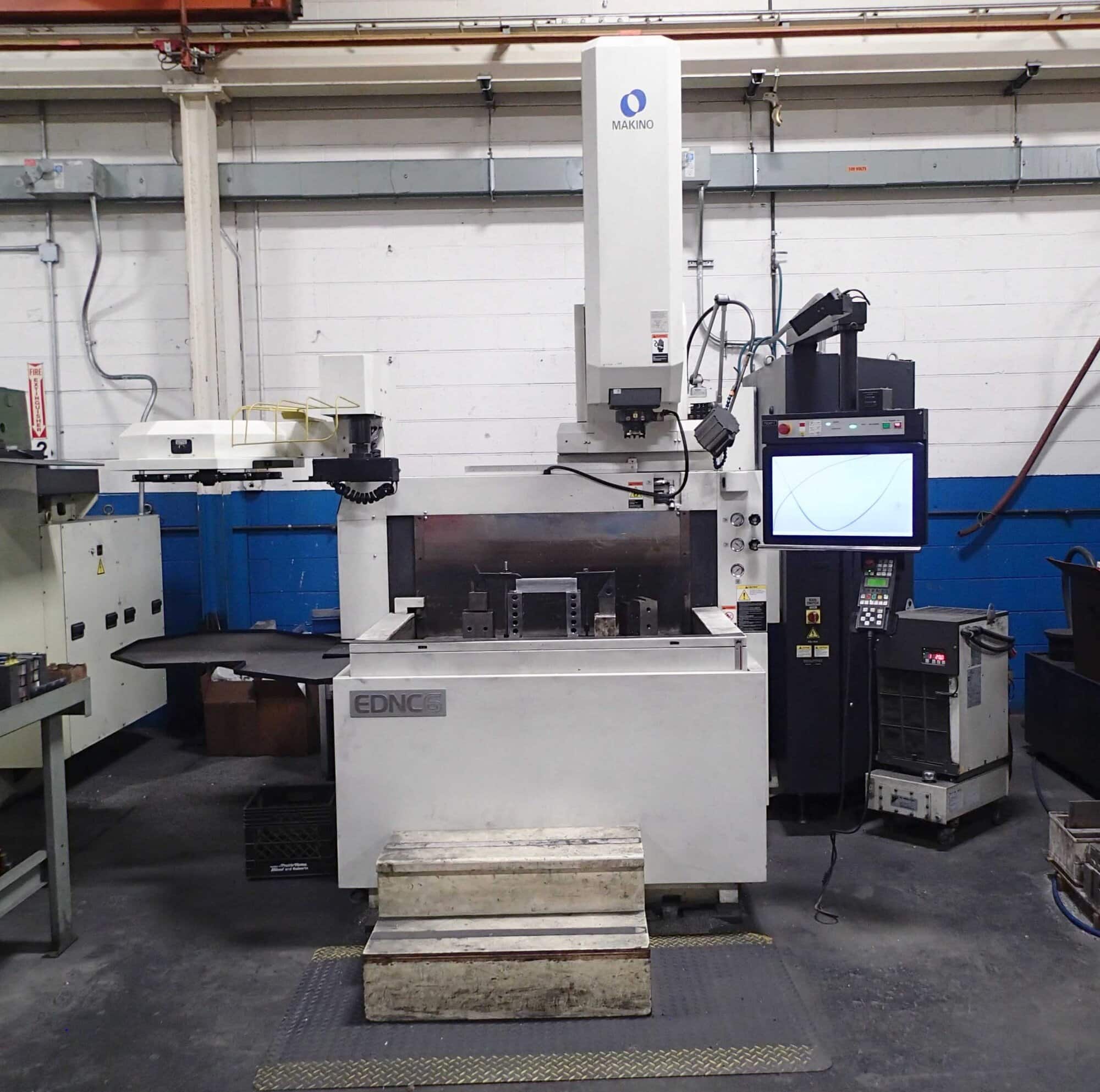 Makino EDNC6 CNC Sinker EDM, 2015 - C-Axis Head, 16 Tool Changer - Image 8
