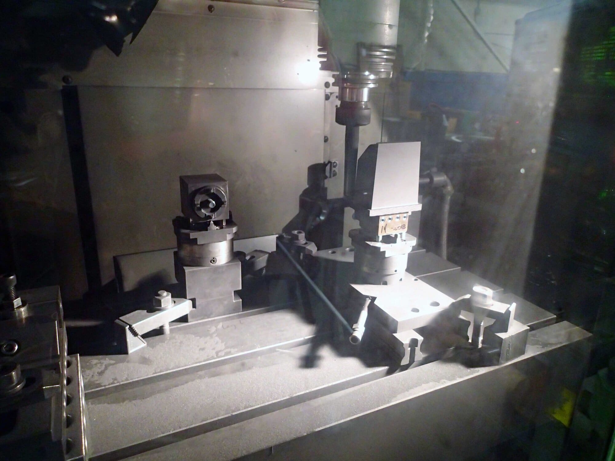 Makino SNC64-A15 Graphite Mill VMC, 1996 - Video Available - Image 4