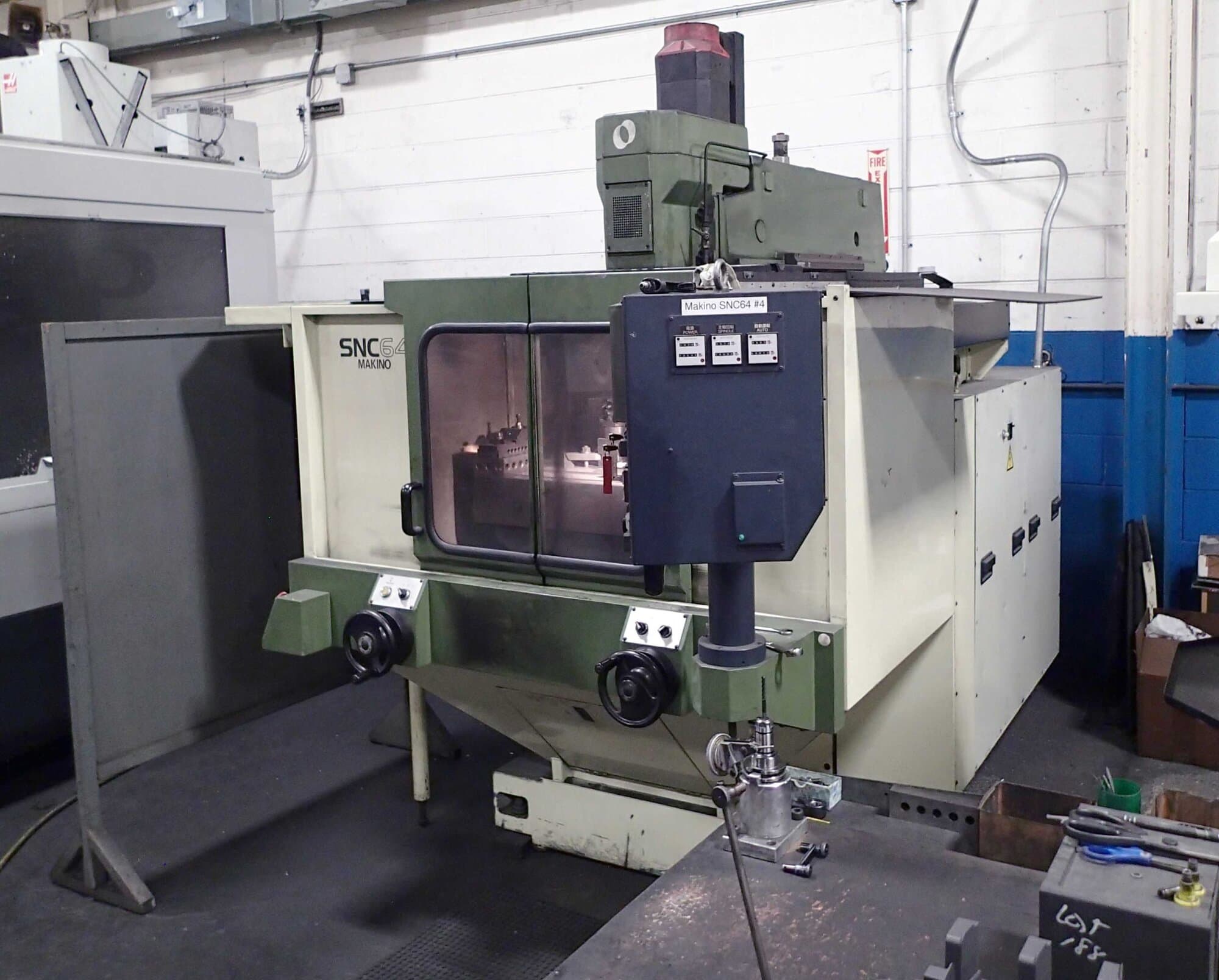 Makino SNC64-A15 Graphite Mill VMC, 1996 - Video Available - Image 11