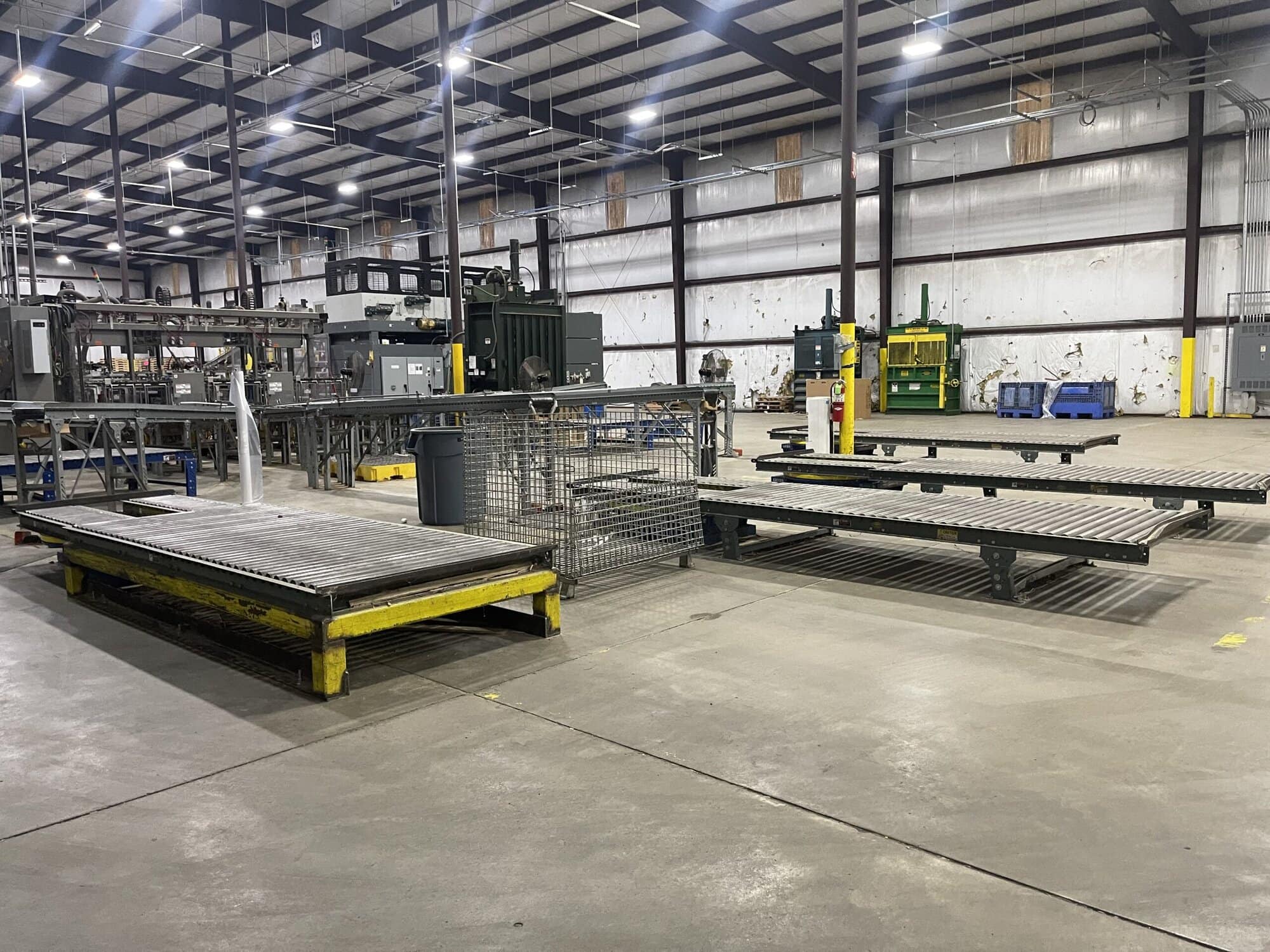Douglas SPS-60 Shrink Wrap Line with Trivex Uploader & Alvey 891i Palletizer – Fully Integrated Turnkey Beverage Variety Pack System - Image 4
