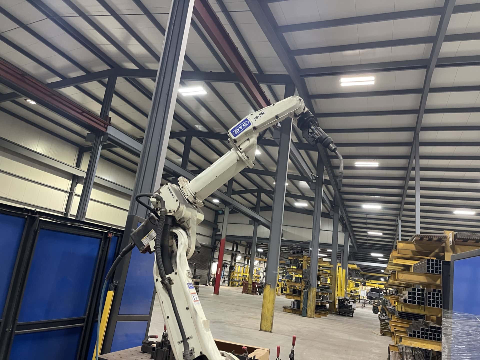 Capital Robotics FusionArc 300L 3-Station Weld Cell, 2018 - Daihen OTC FD-B6L 6-Axis Robot