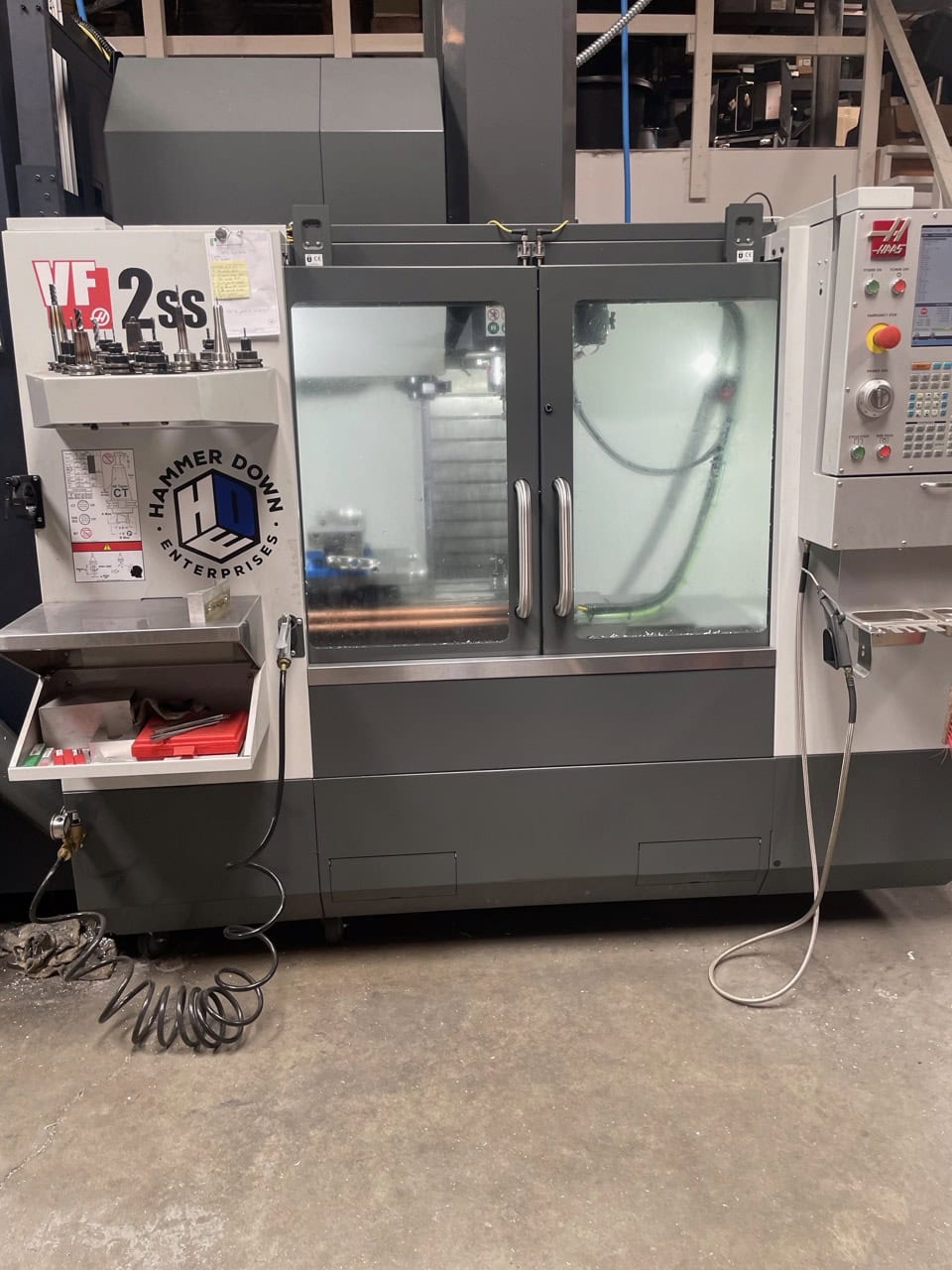 Haas VF-2SS VMC, 2023 - TSC, WIPS, Multi Auger, Auto Window, High Pressure Coolant, HSM, Programmable Coolant - Image 2