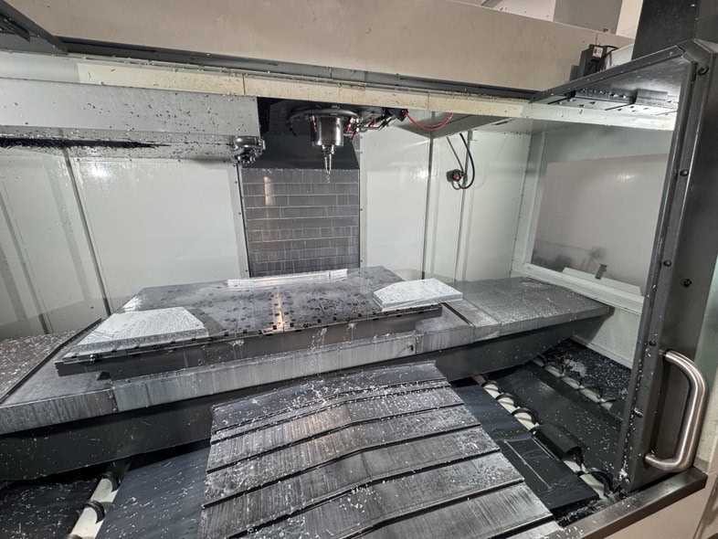 Haas VM-6 VMC, 2024 - 50 ATC, 15,000 RPM Spindle, 4th Axis Wired, Quad Auger - Image 2