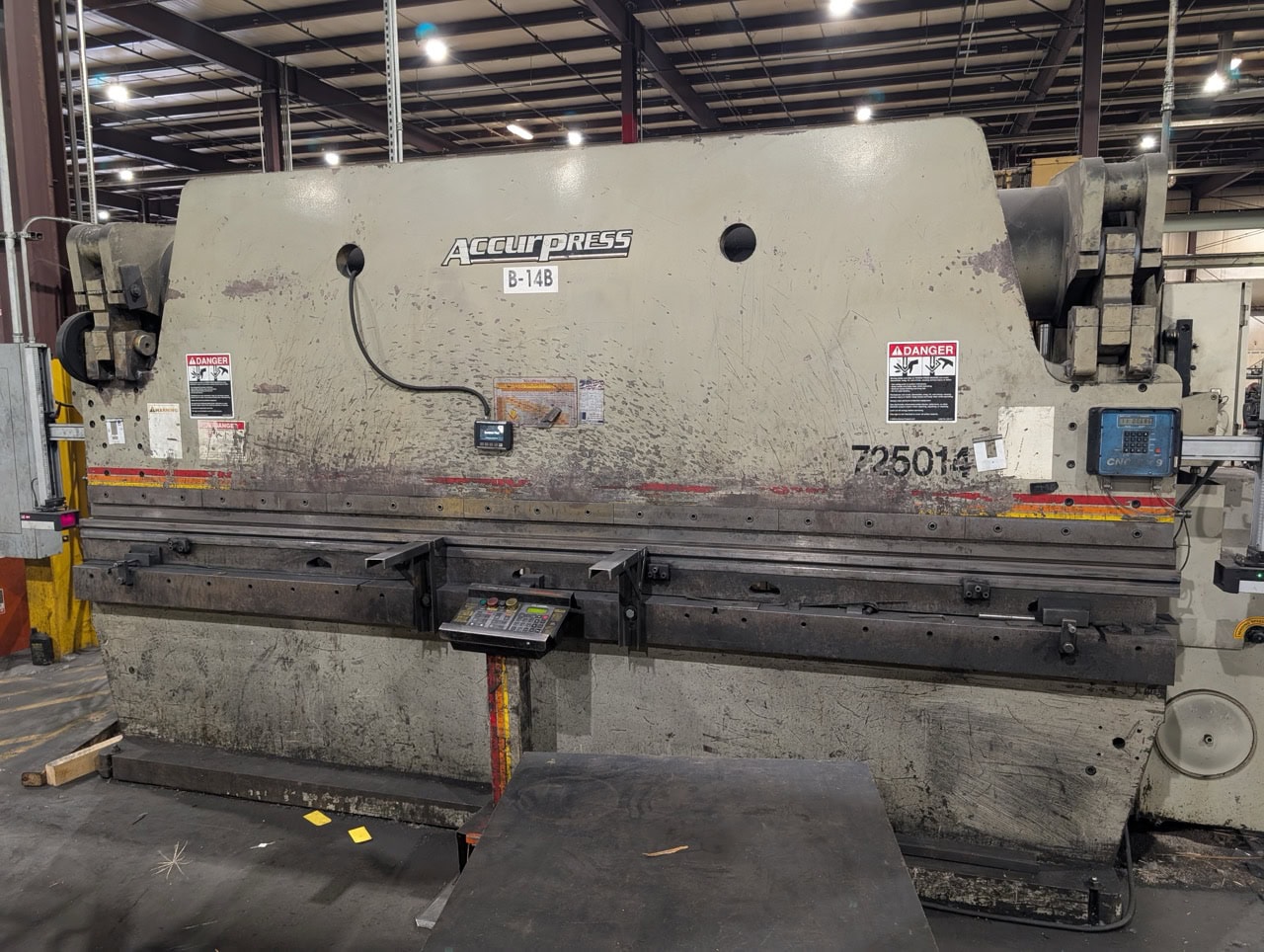 250 Ton x 14' Accurpress 725014 CNC Press Brake, 2001 - ETS Control, Tooling Included - Image 2