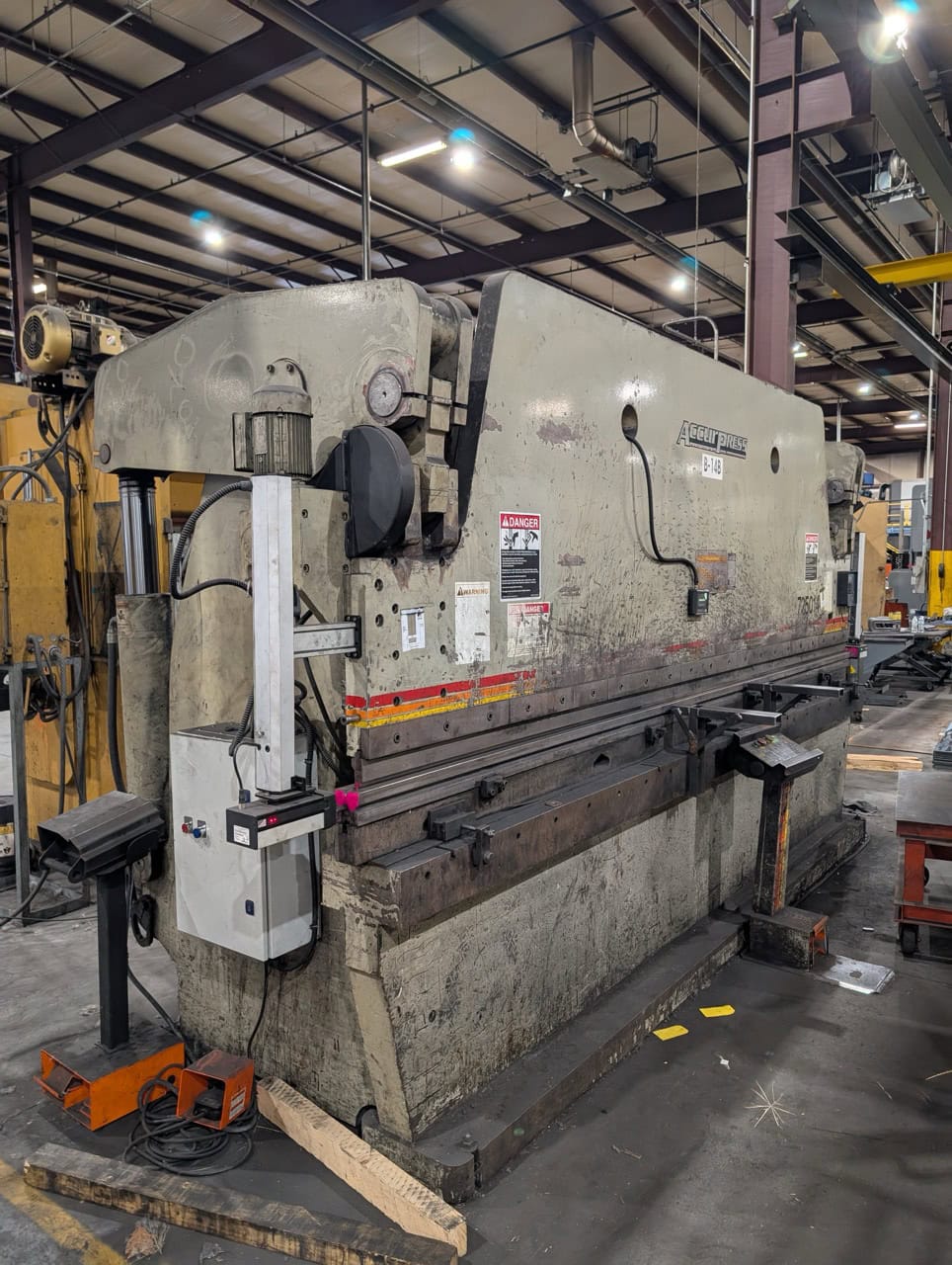 250 Ton x 14' Accurpress 725014 CNC Press Brake, 2001 - ETS Control, Tooling Included - Image 3