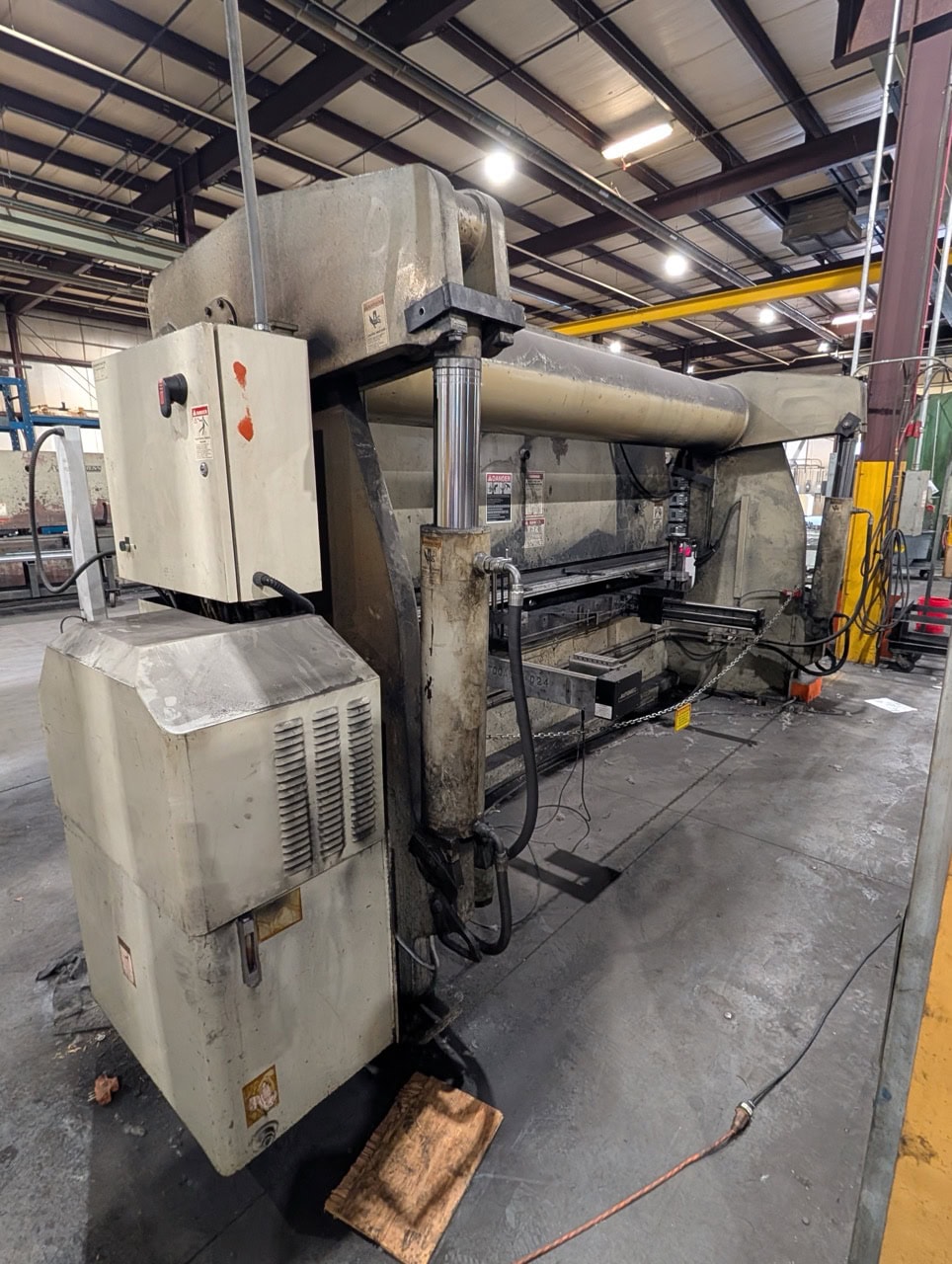 250 Ton x 14' Accurpress 725014 CNC Press Brake, 2001 - ETS Control, Tooling Included - Image 5
