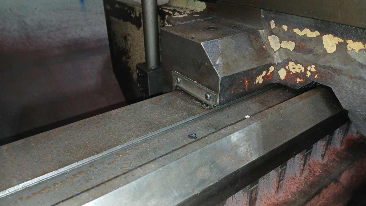 37.4" x 156" Hankook Protec 9NC 10" Spindle Bore, Dual Chucks, 2006 - Chip Conveyor, 8 Station Turret - Image 11