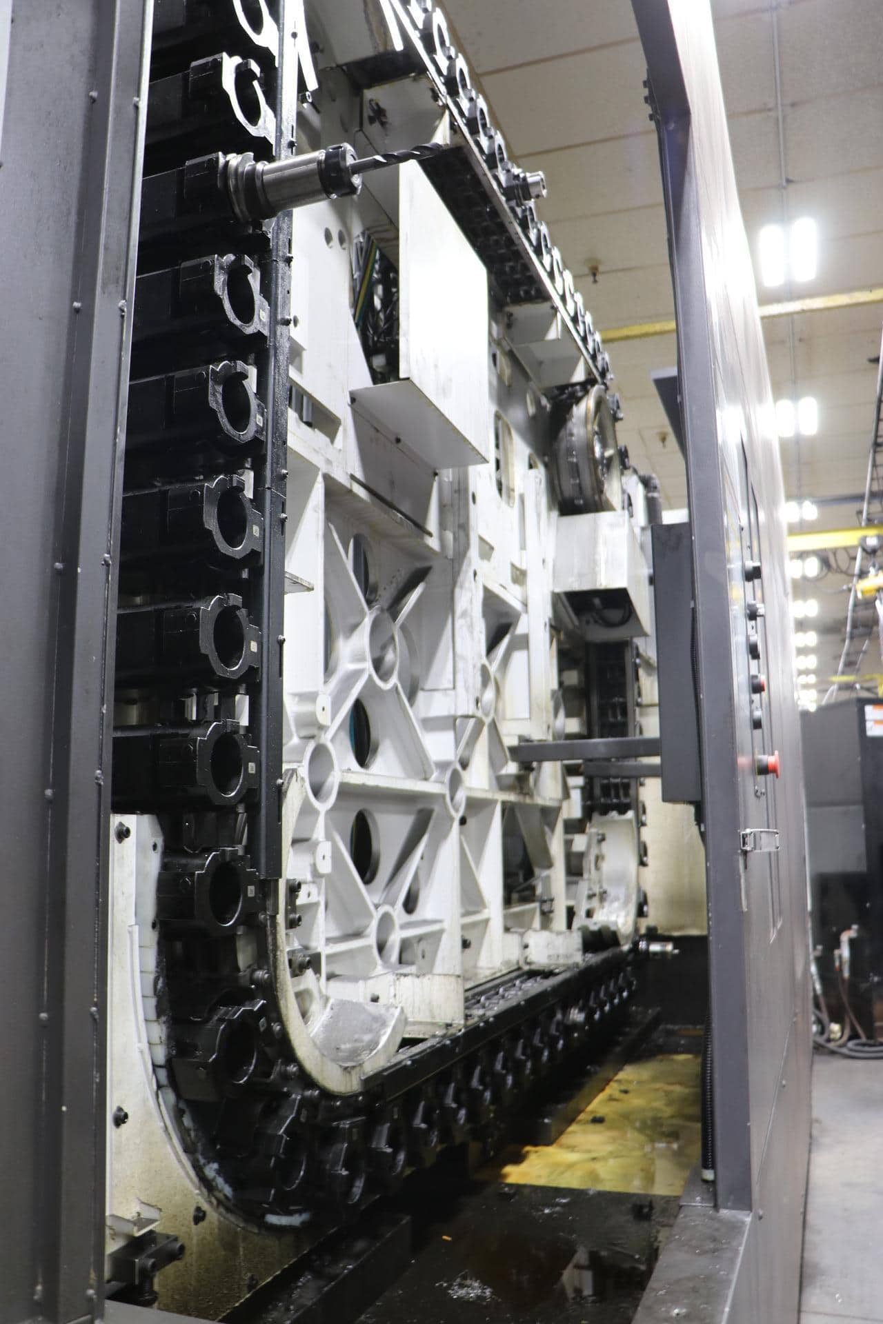 Okuma MA-600HII CNC Horizontal Machining Center, 2019 - Chip Conveyor, Through Spindle Coolant - Image 17