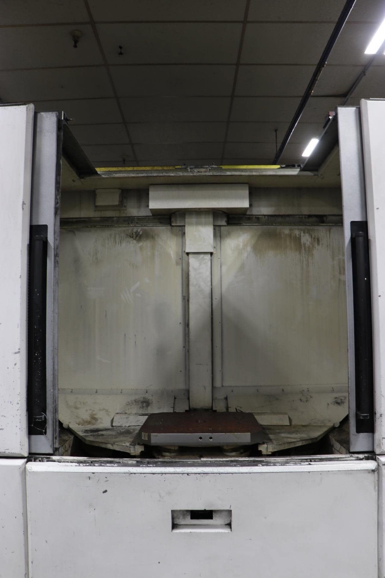 Okuma MA-600HII CNC Horizontal Machining Center, 2019 - Chip Conveyor, Through Spindle Coolant - Image 6