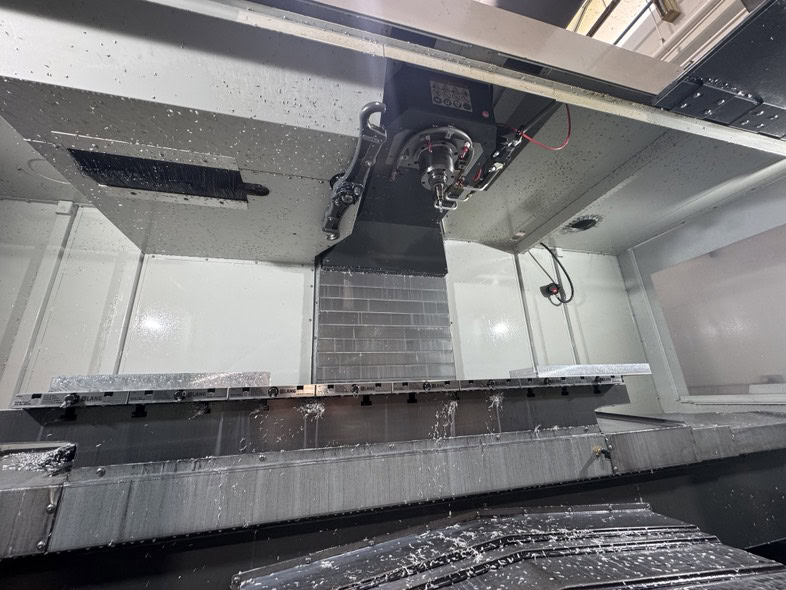Haas VM-6 VMC, 2024 - 50 ATC, 15,000 RPM Spindle, 4th Axis Wired, Quad Auger - Image 3