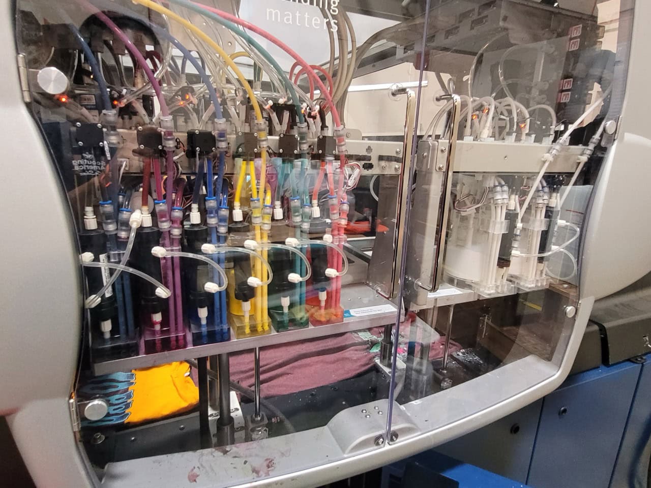 Kornit Avalanche Avalanche HD6 - R series 70-MACH-9580 Direct to Garment Printer with 6 Color Channels, 2021 - Includes Adelco EcoTex Advanced Curing Systems Dryer - Image 3