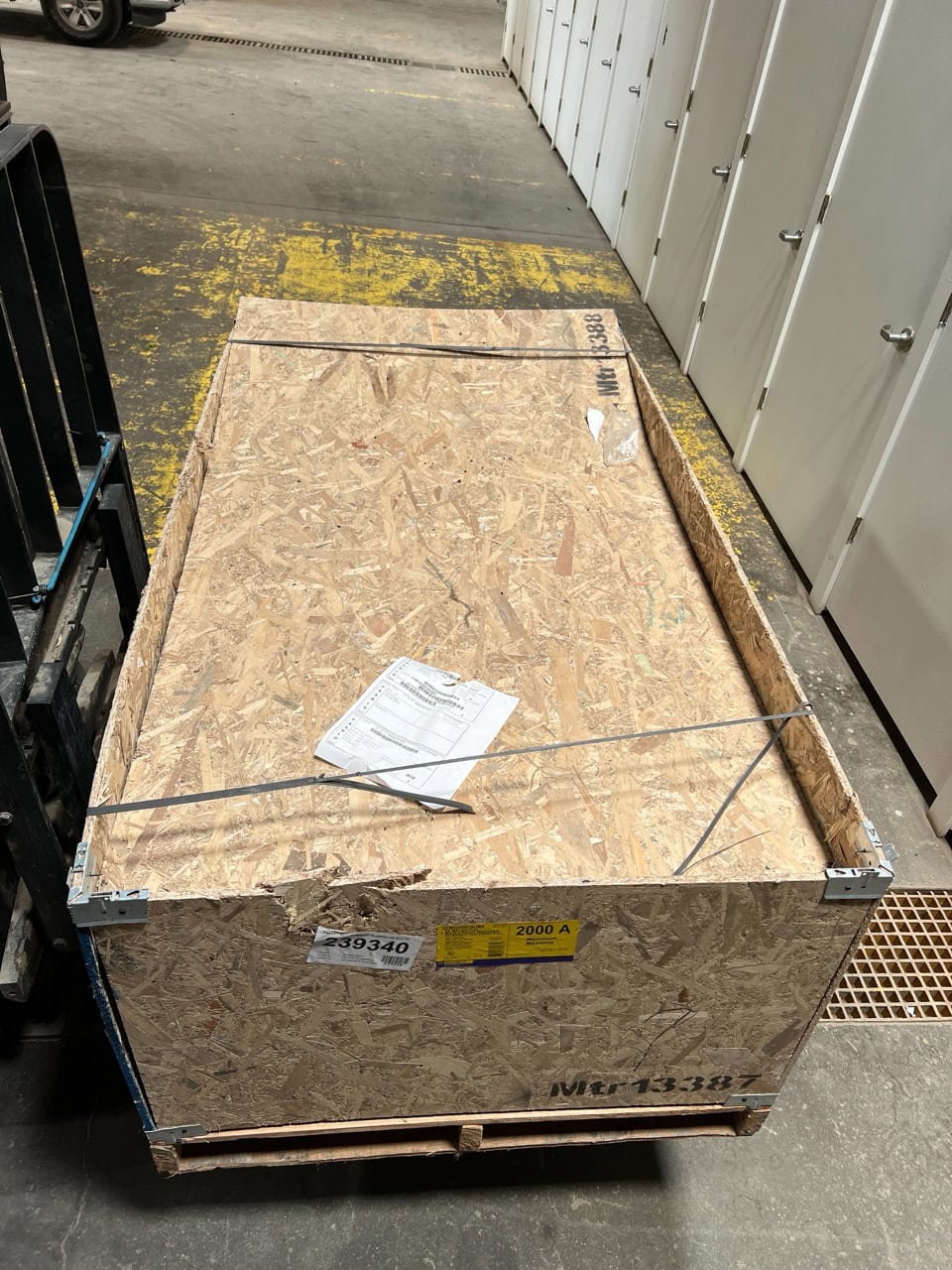 Schneider Electric EZ Meter-Pak Switchgear - 2000A Main with Multiple Branch Breakers, Still In Crate, Never Used - Image 4