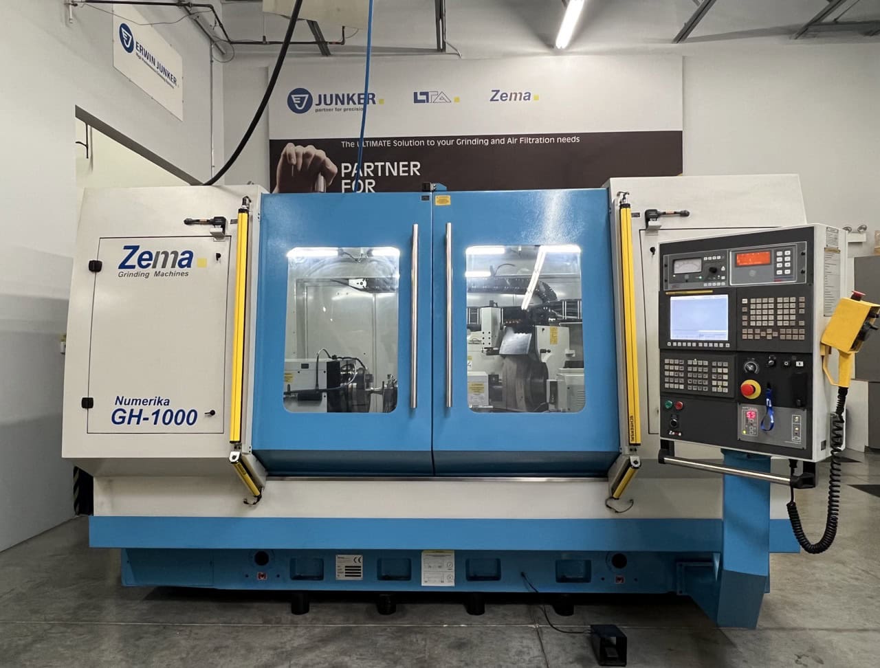 Zema Numerika GH-1000 CNC Cylindrical Grinding Machine, 2018 - Tailstock, Fanuc 0i TD, Dressing Spindle