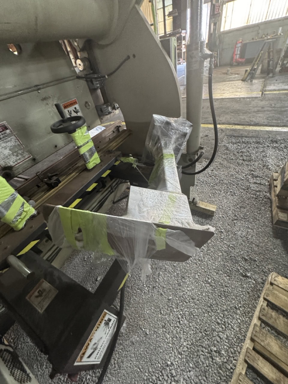 100 Ton x 8' Accurpress 71008 Press Brake, 2003 - Image 18