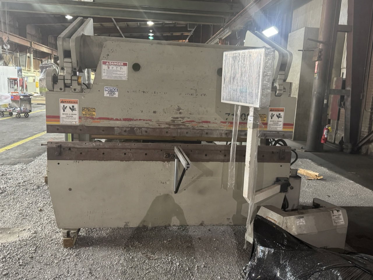 100 Ton x 8' Accurpress 71008 Press Brake, 2003 - Image 26