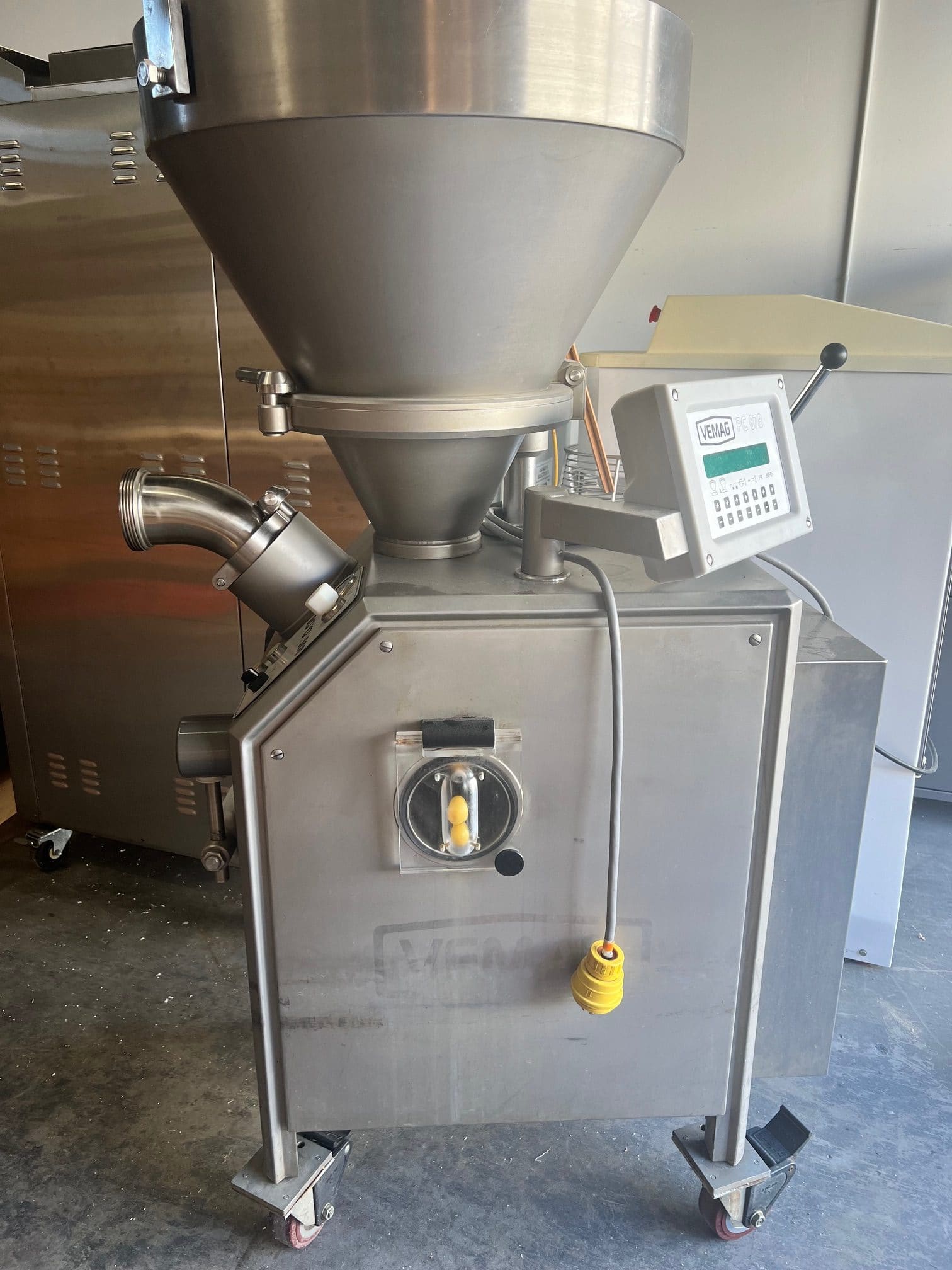 Reiser Vemag R 500 Extruder - Vacuum Filler with Double Screw - Image 2