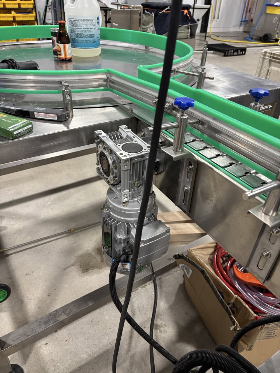 Zhangjiagang Bottling Line for Glass Bottles with Bottle Washer, Filler, Crowner, and Labeler - Image 16