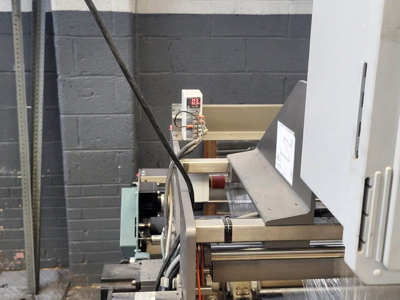 Shanklin OMNI-SLRS Shrink Wrapper with extended Lugged Infeed and T-72H Double Chamber Heat Tunnel, 2007 - Need Gone ASAP - Image 3