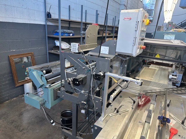 Shanklin OMNI-SLRS Shrink Wrapper with extended Lugged Infeed and T-72H Double Chamber Heat Tunnel, 2007 - Need Gone ASAP - Image 13