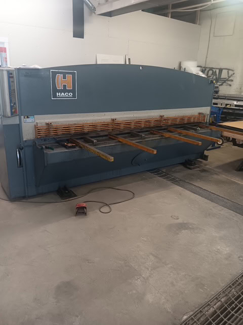 Haco TS 3008 5/16" x 10' Hydraulic Power Squaring Shear, 2005