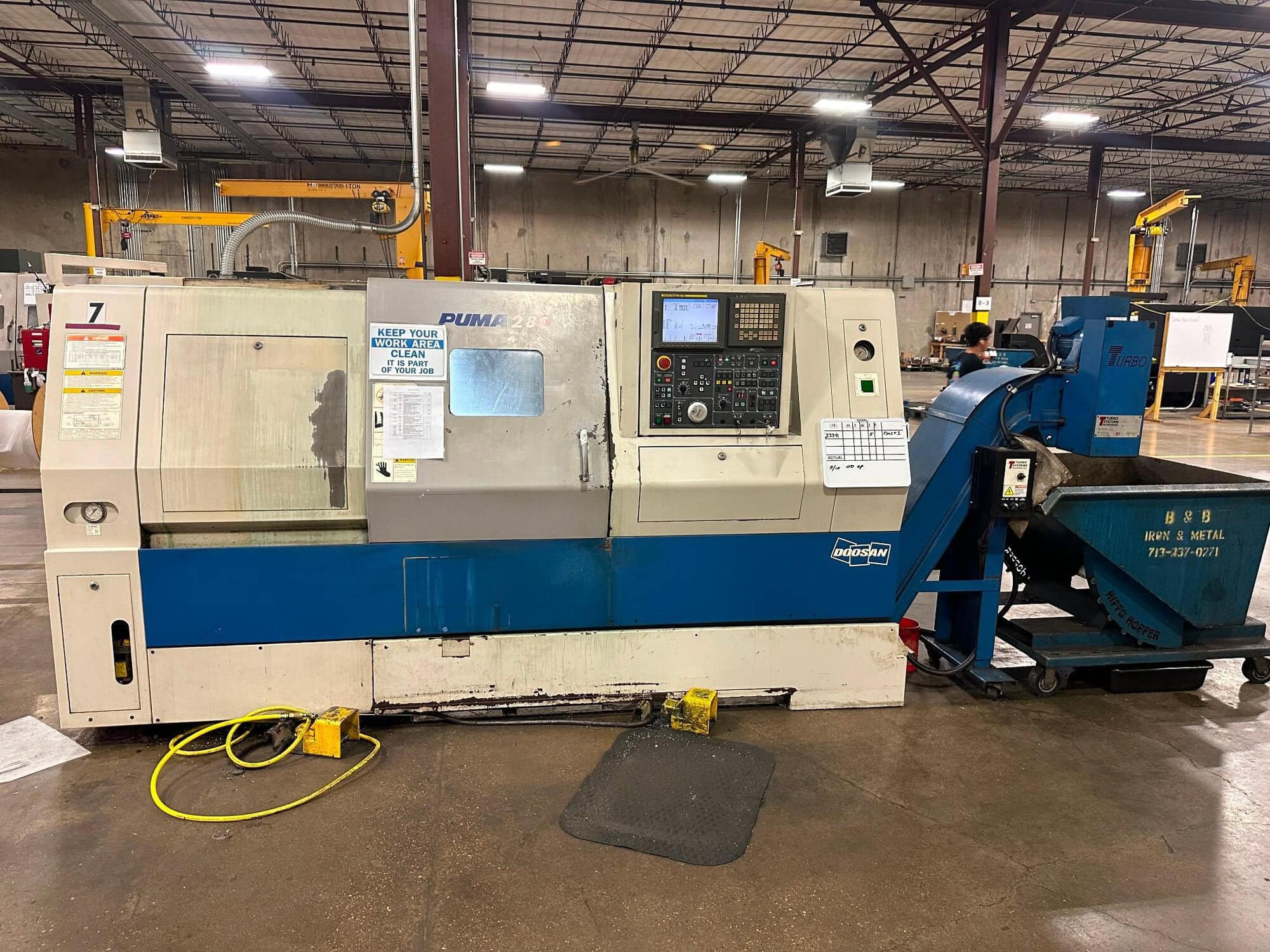 Doosan Puma 280 CNC Lathe, 2007 - Low Hours, 10" Chuck